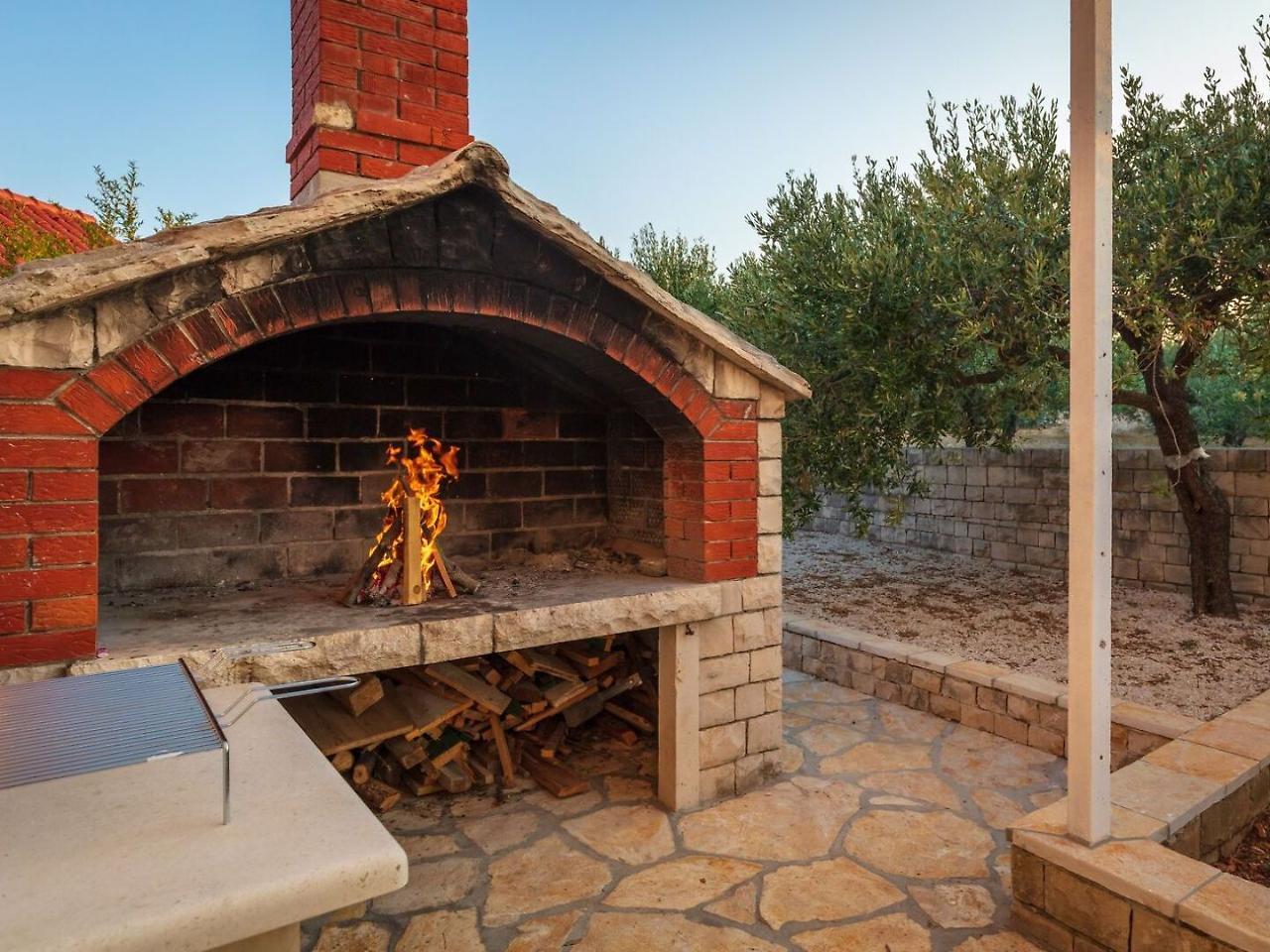 Villa Dubrava Tranquil Retreat Nestled In An Olive Grove For Serene Escapes 普契什查 外观 照片